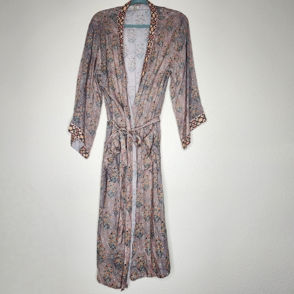 World Market Robe OS - Picture 1 of 4